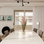 Stunning Artist House In Saifi